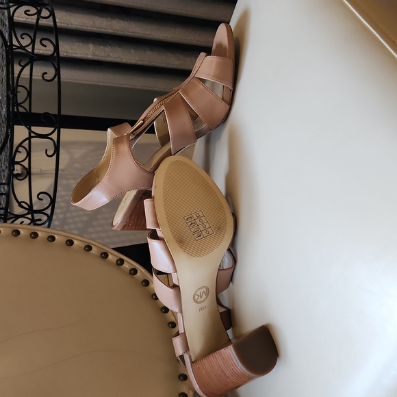 Shoes - Picture 1 of 4